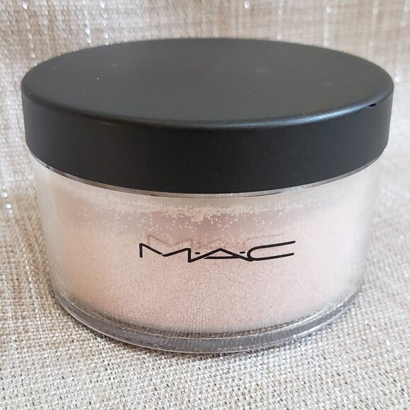 MAC Dolled-up Iridescent Powder Professional size 30g RARE DISCONTINUED - Picture 1 of 4